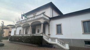 Il municipio di Usmate e Velate