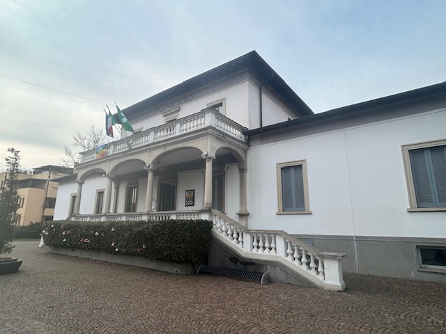 Il municipio di Usmate e Velate